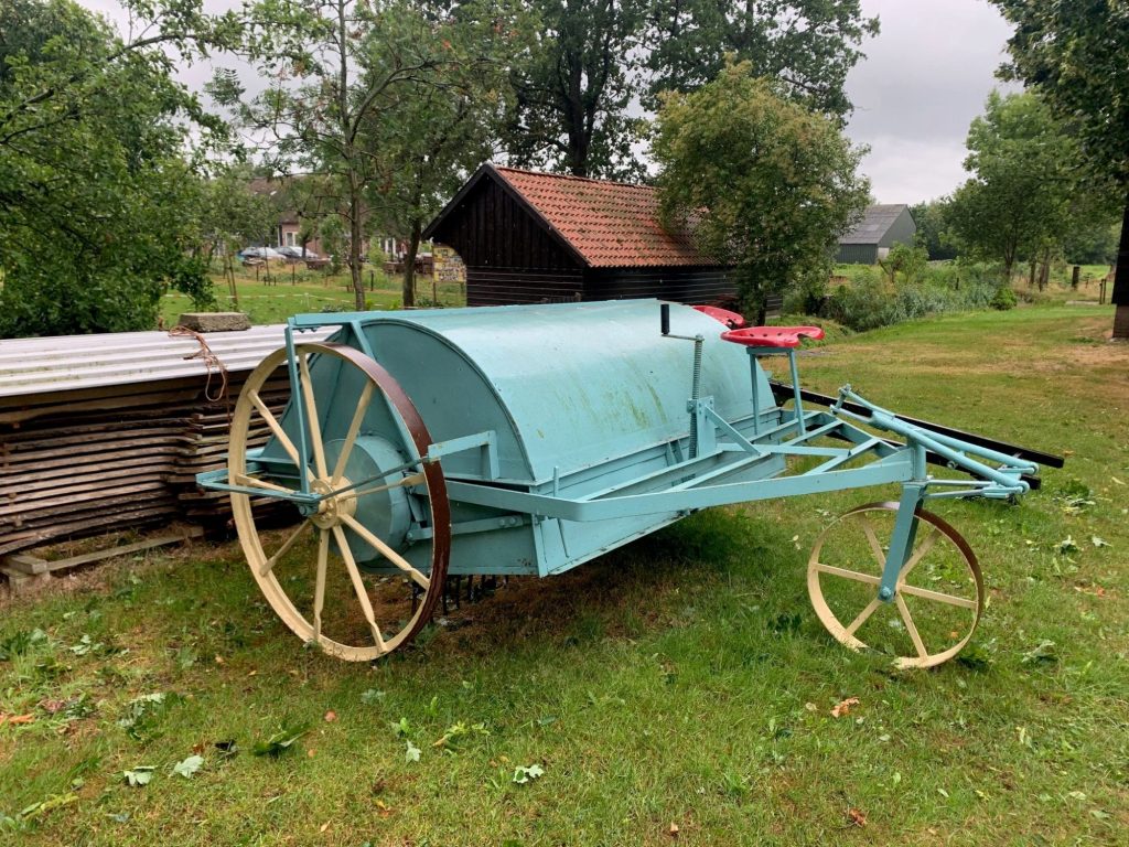 Trommelhooischudder bij Museumboerderij De Karstenhoeve in Ruinerwold FOTO Frank Bergevoet, RCE