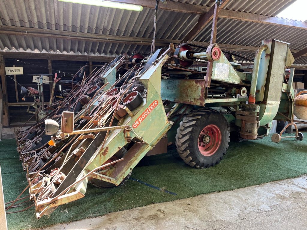 Vlasplukker bij Stichting Polderpionier FOTO Frank Bergevoet, RCE